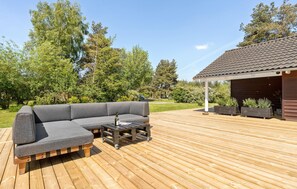 Terrace/patio - Nice home in Væggerløse with sauna (Væggerløse)
