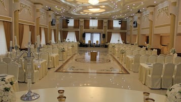 Banquet hall