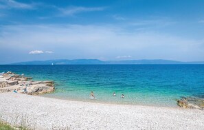 靠近海滩