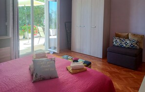 2 bedrooms, free WiFi, bed sheets