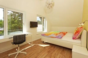 3 Schlafzimmer, Zimmersafe, Schreibtisch, Bügeleisen/Bügelbrett