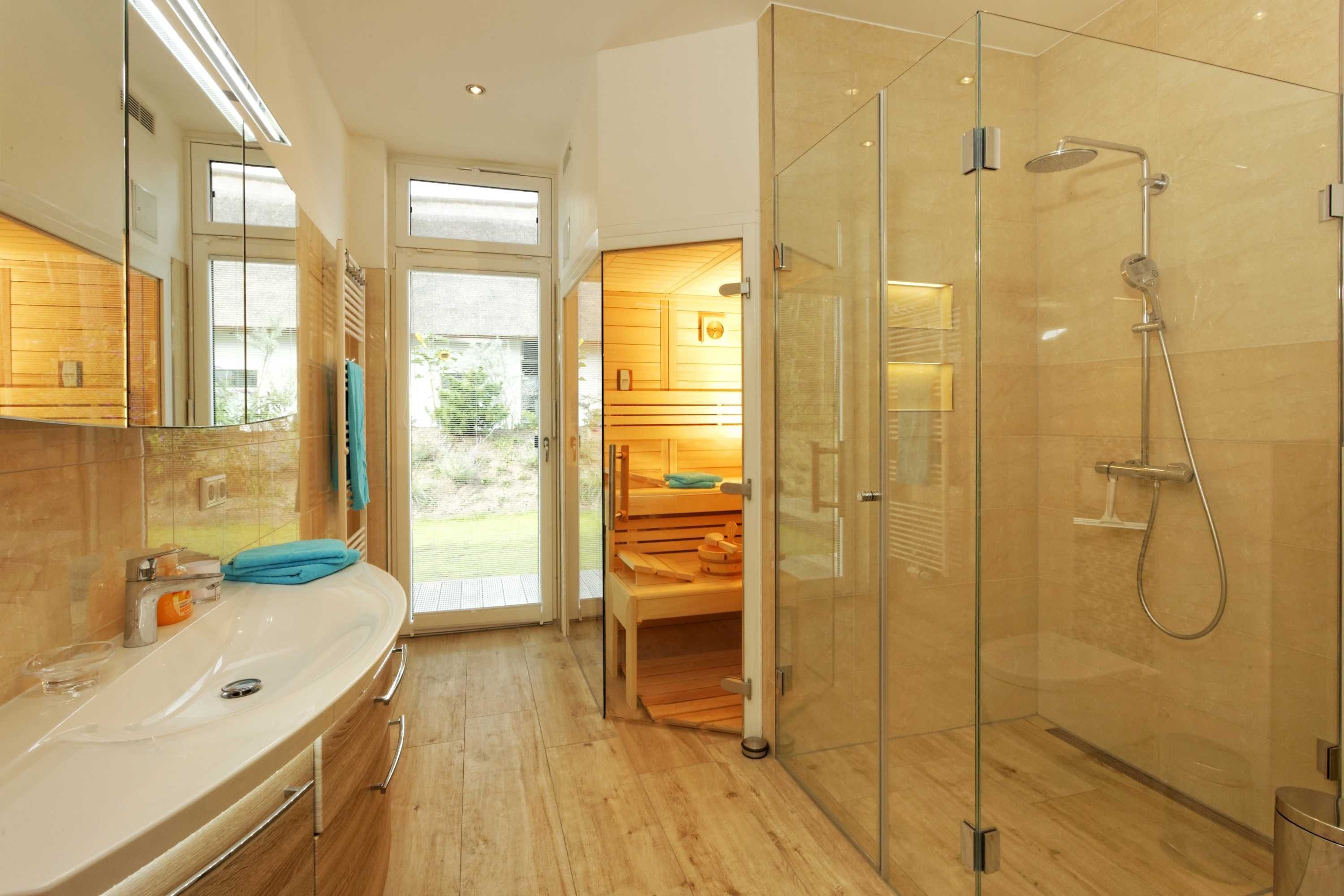 Dusche, Regendusche, Haartrockner, Handtücher