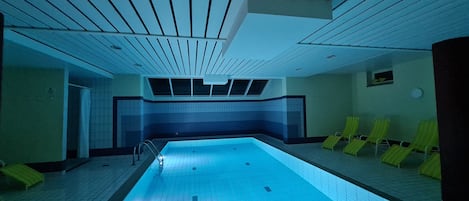 Piscine couverte, piscine chauffée