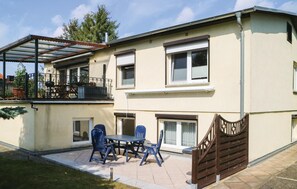 Outdoor dining - Nice apartment in Alt Bukow OT Teschow (Alt Bukow OT Teschow)