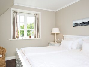 4 chambres, fer et planche à repasser, lit de bébé portatif, Wi-Fi