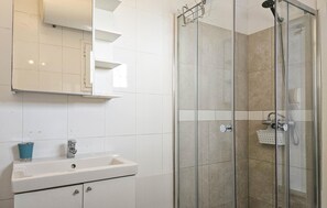 Shower - Lovely apartment in Calahonda with WiFi (Calahonda)