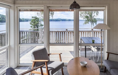 Beautiful home in Dalslånged with WiFi