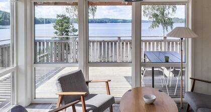 Beautiful home in Dalslånged with WiFi