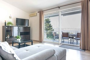 Living area - Holiday apartment with air conditioning and sea view (Biograd na Moru)