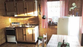 Frigorifero, piano cottura, macchina per tè/caffè