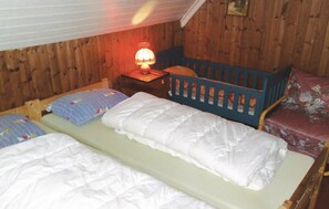3 slaapkamers, reisbedje