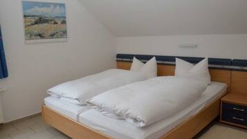 2 bedrooms, travel crib, WiFi, bed sheets