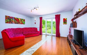 تلفزيون ذكي، مشغل دي في دي، كرة قدم الطاولة، تنس طاولة