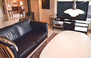 Fernseher, Kamin, DVD-Player