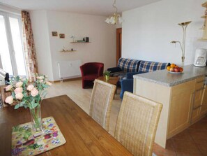 Unclassified image, 3 of 14, button