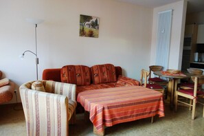 Unclassified image, 5 of 14, button