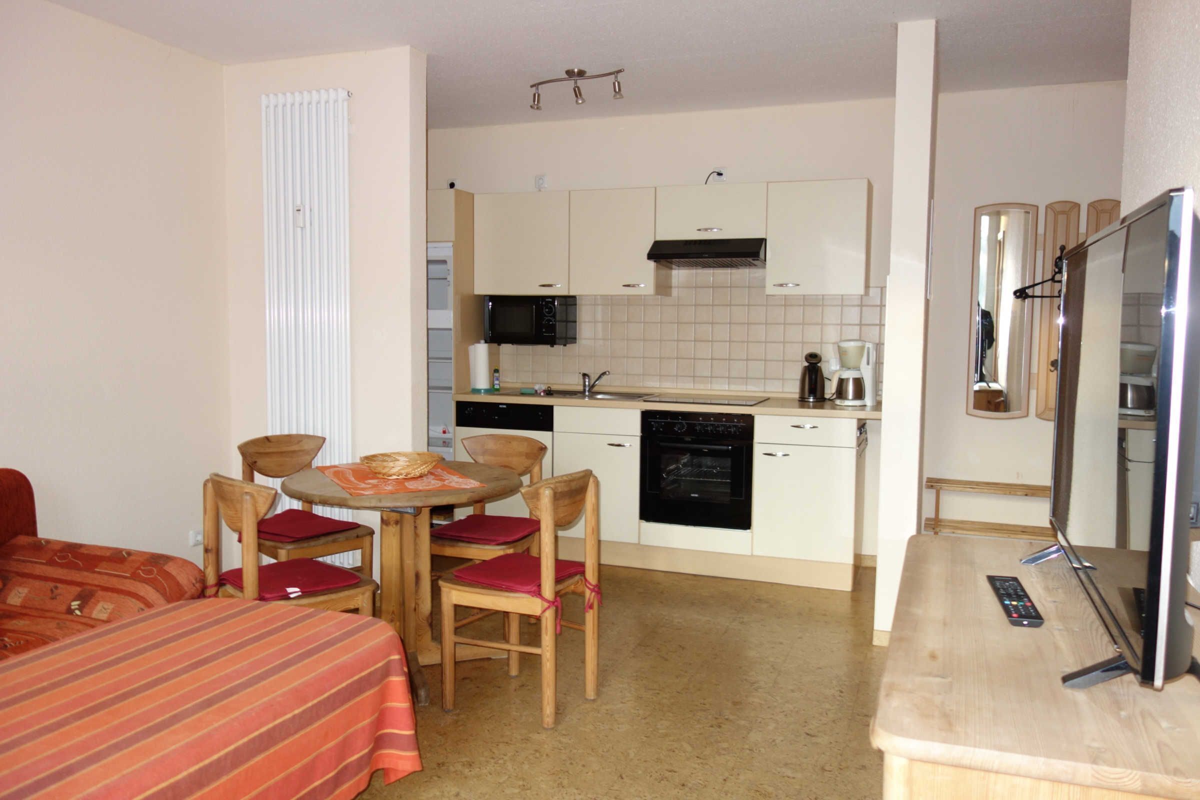 Réfrigérateur, micro-ondes, four, lave-vaisselle