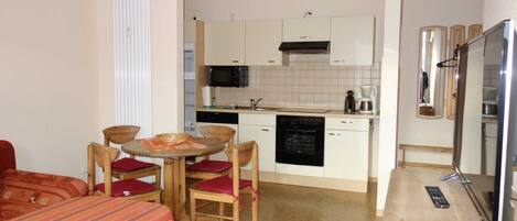 Réfrigérateur, micro-ondes, four, lave-vaisselle