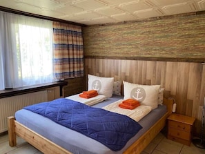 2 bedrooms, WiFi, bed sheets