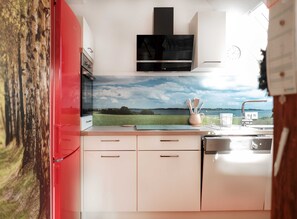 Refrigerador, microondas, horno y periquera 