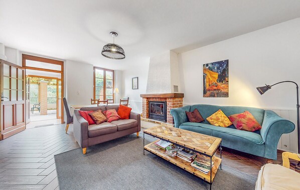 Téléviseur, foyer, lecteur de DVD