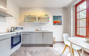 Frigorífic, forn, placa de cuina i rentaplats