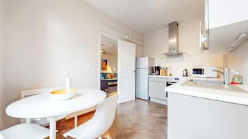 Réfrigérateur, four, plaque de cuisson, lave-vaisselle