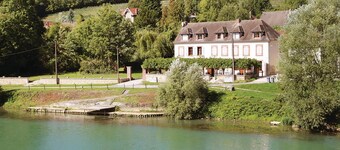 Nice home in Jaulgonne with house sea view