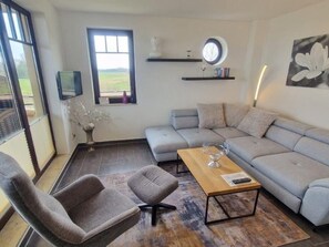 TV - (244) 2-room apartment - apartment complex holiday dreams (Kühlungsborn)