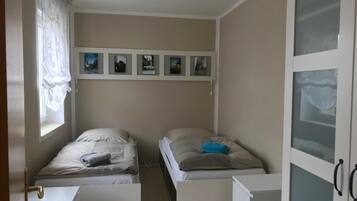 2 Schlafzimmer, Reisekinderbett, WLAN, Bettwäsche