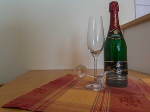 Unclassified image, 4 of 26, button