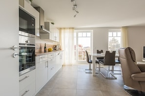 Køleskab, mikrobølgeovn, ovn, opvaskemaskine