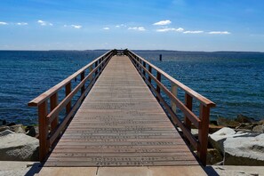 Unclassified image, 2 of 7, button