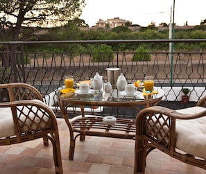 Deluxe Double or Twin Room, Balcony, Park View | Balcony - B&B Il Tempio di Hera (Castelvetrano)