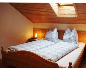 2 bedrooms, in-room safe, WiFi, bed sheets