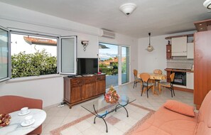 Télévision, baby-foot