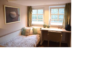 1 bedroom, in-room safe, desk, WiFi