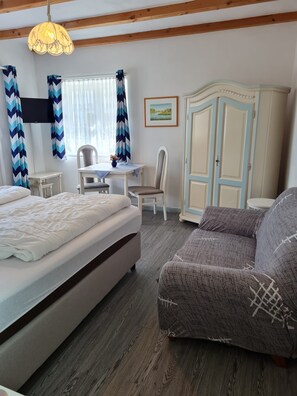 1 bedroom, WiFi, bed sheets