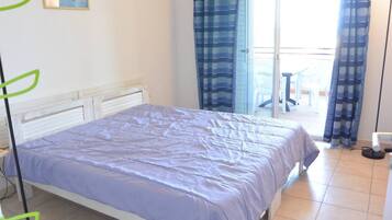 2 makuuhuonetta, silitysrauta/-lauta, pääsy pyörätuolilla