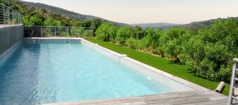 Homerez - House in Bonifacio, mountain view