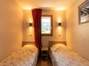 5 bedrooms