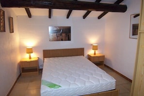 2 bedrooms, iron/ironing board