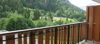 Cozy apartment 6 pax, balcony, parking, wifi