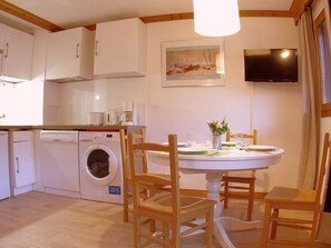 Kühlschrank, Mikrowelle, Geschirrspüler