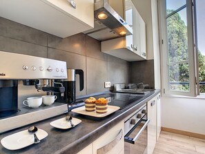 Frigorifero, microonde, forno, lavastoviglie