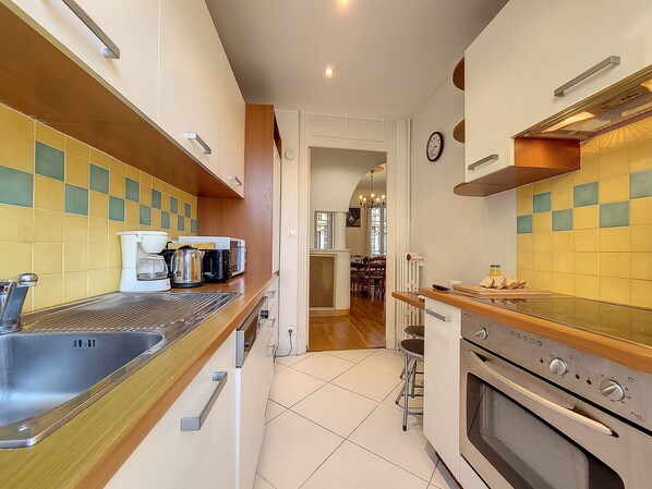 Fridge, microwave, oven, dishwasher