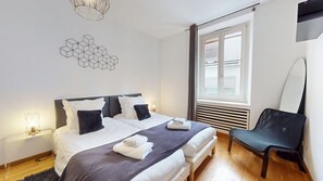4 chambres, fer et planche à repasser, lit parapluie, Wi-Fi gratuit