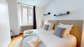 4 bedrooms, iron/ironing board, travel crib, free WiFi