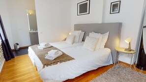 4 chambres, fer et planche à repasser, lit parapluie, Wi-Fi gratuit