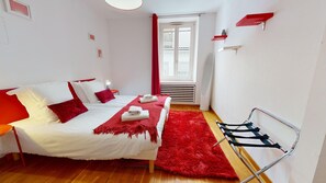 4 bedrooms, iron/ironing board, travel crib, free WiFi